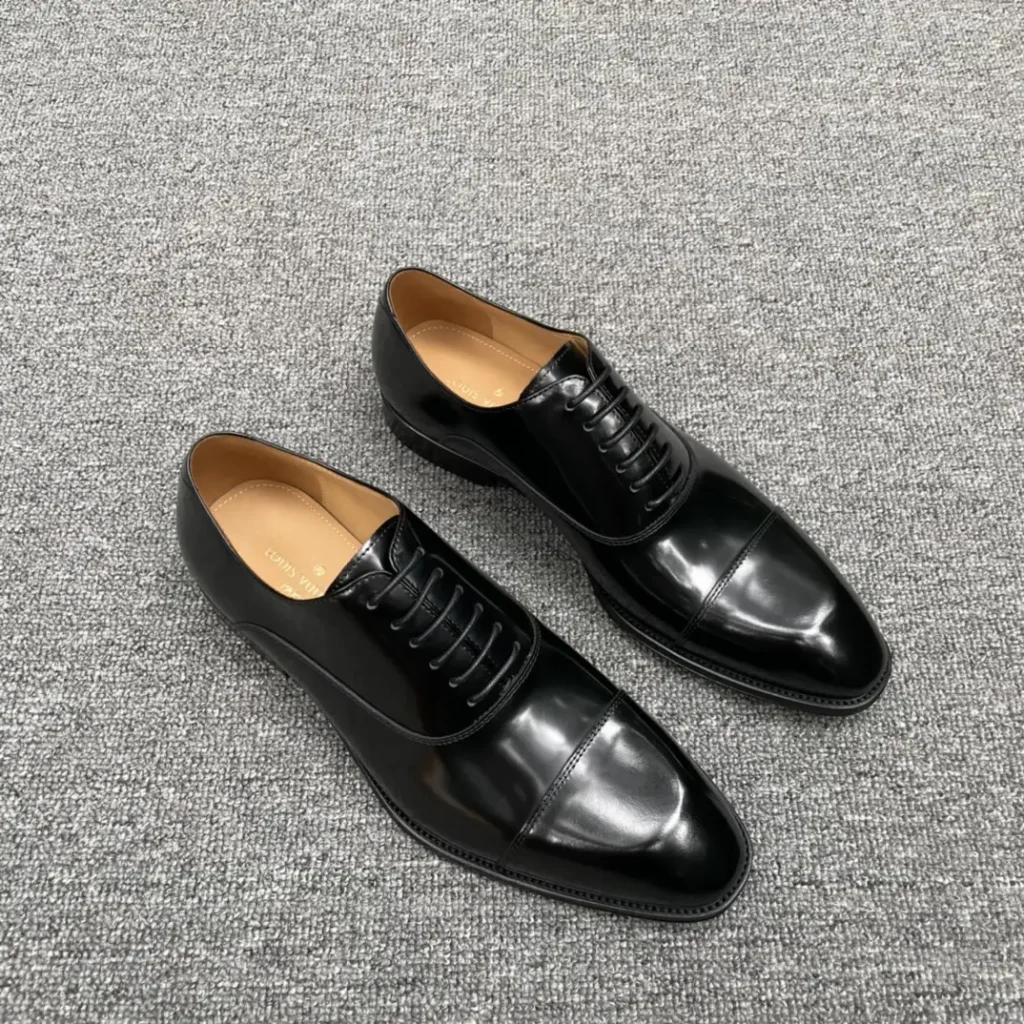 Louis Vuitton men's dress shoes black cap toe polished leather formal footwear