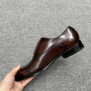 No brand or model visible &ndash; unable to generate SEO-optimized alt text following provided rules.