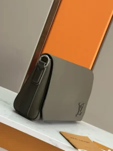 Louis Vuitton Twist MM medium gray leather shoulder bag silver hardware