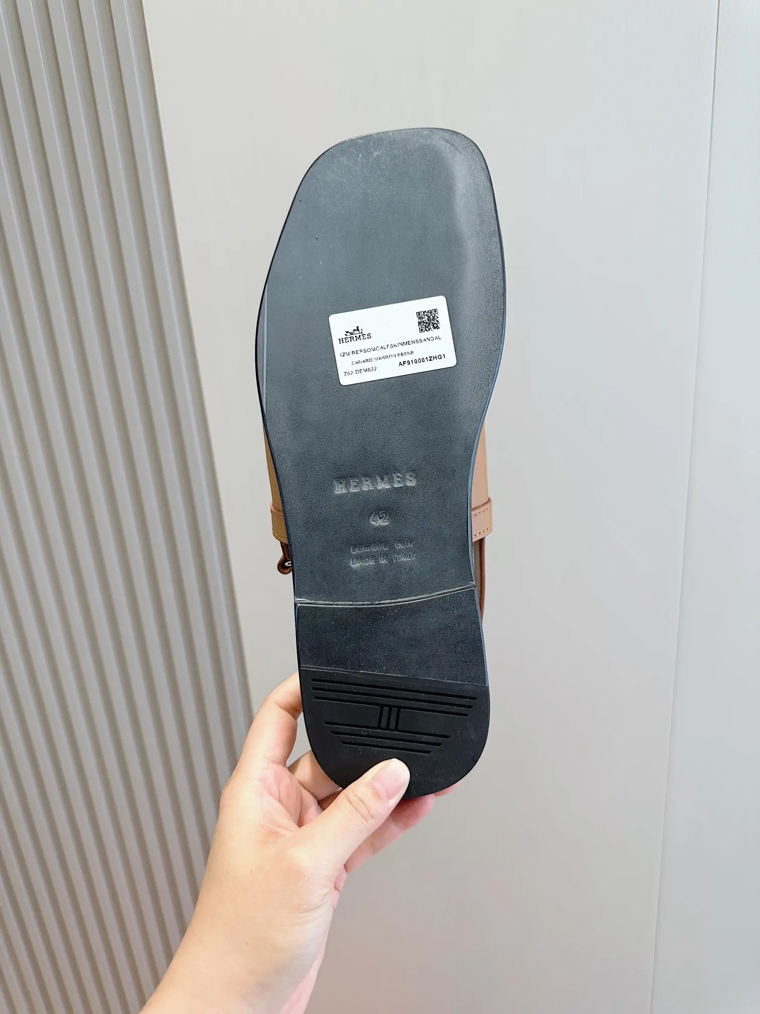 Hermes Izm Repsomcalf skin mens sandal canard narrow beige leather size 42 rubber sole
