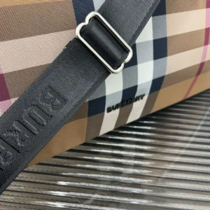 Burberry Messenger Bag medium vintage check pattern beige black nylon strap