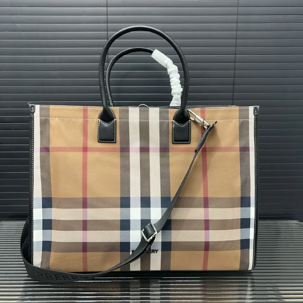 Burberry The Banner tote bag medium size vintage check canvas black leather handles and strap