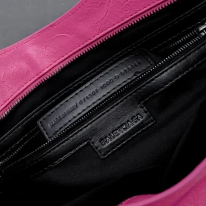 Balenciaga bag model 6713907-1000-6-526141 pink leather medium size interior zipper and logo patch