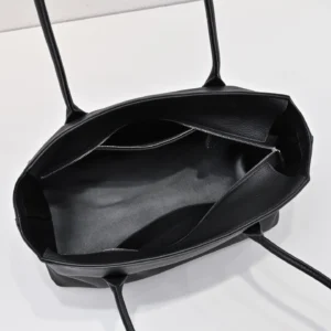 Givenchy Antigona tote bag medium black grained leather with zippered interior compartments