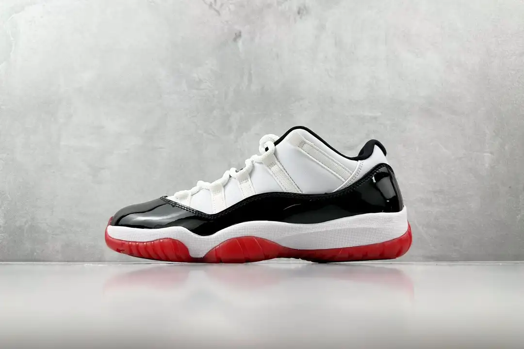 Jordan 11 Retro Low Concord Bred