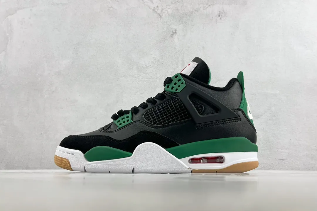 Nike SB x Air Jordan 4