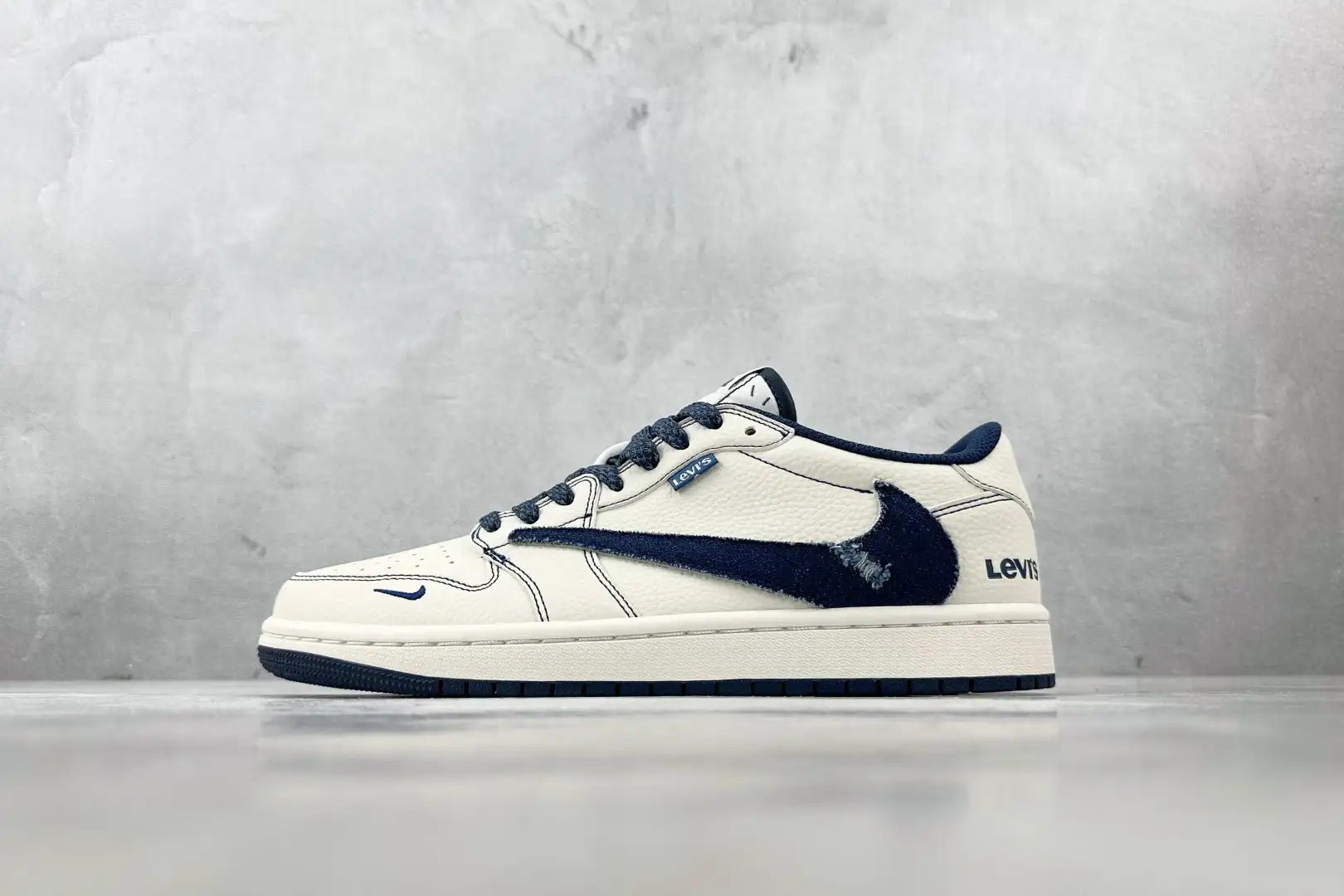 Air Jordan 1 Low ow SP Hook Levi's