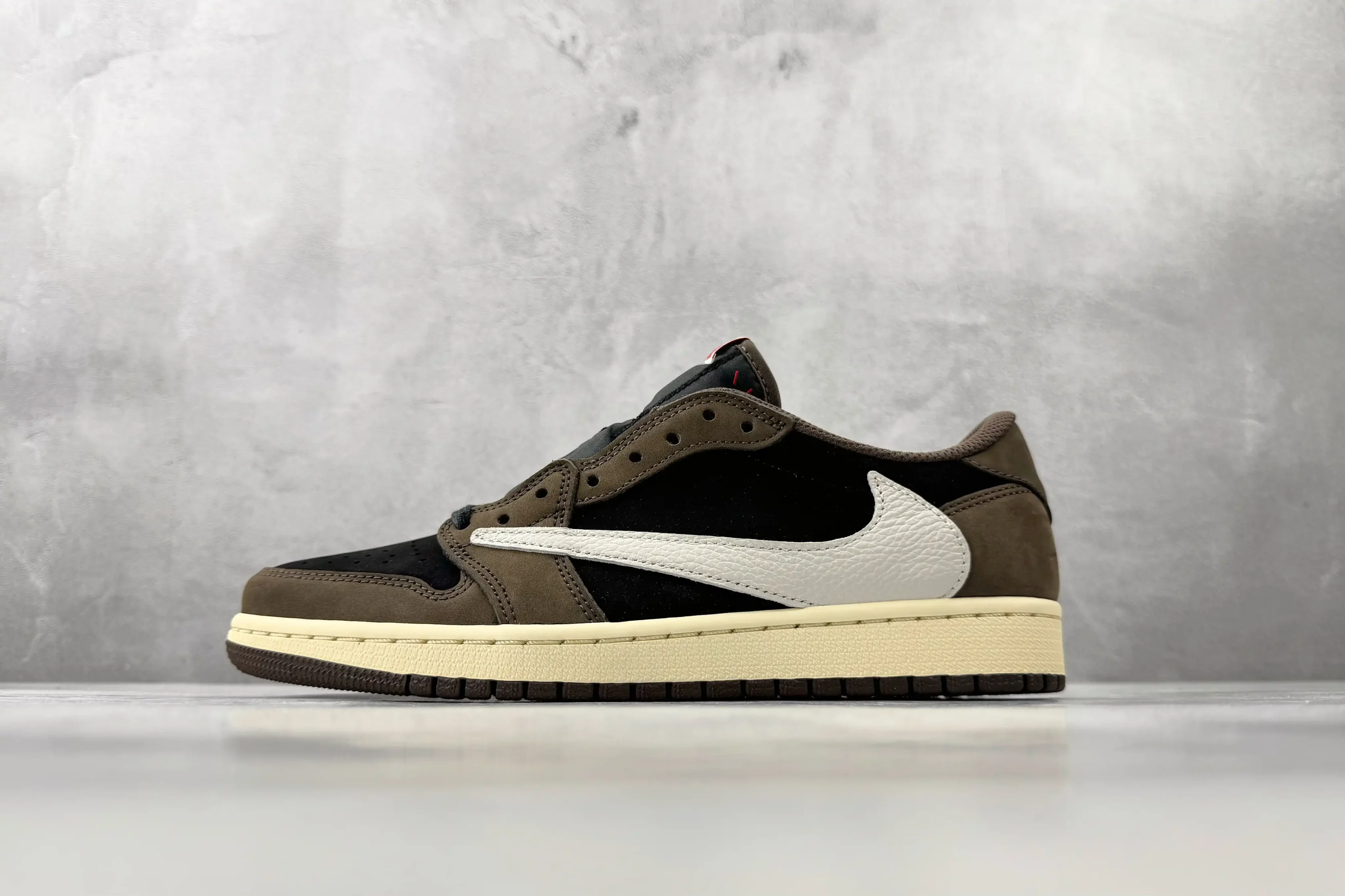 Jordan 1 Retro Low OG SP Travis Scott Mocha