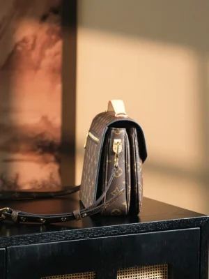 Louis Vuitton Pochette Métis MM M43984 monogram canvas crossbody bag brown leather trim