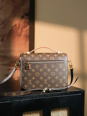 Louis Vuitton Pochette Métis 26 M43986 monogram canvas brown leather crossbody bag