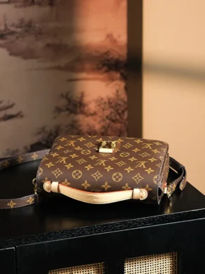 Louis Vuitton Pochette Métis small M44866 Monogram canvas crossbody bag brown leather trim