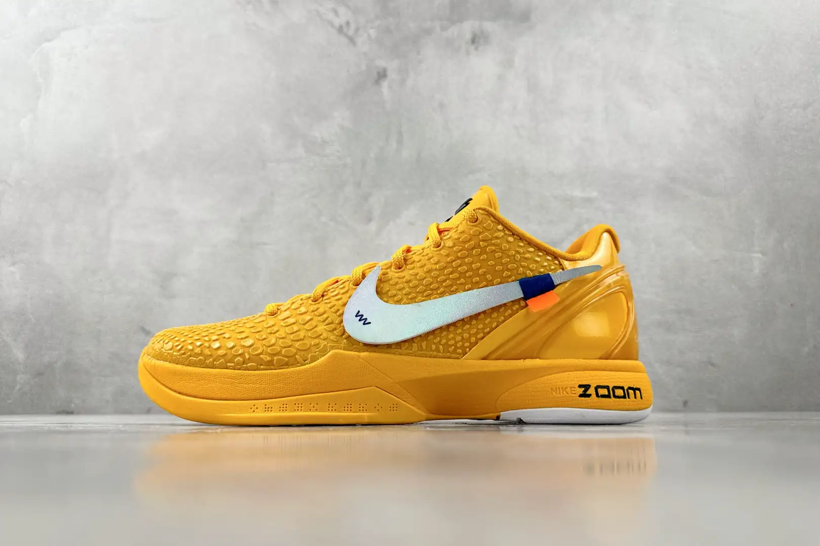 OFF WHITE x Nike Kobe 6