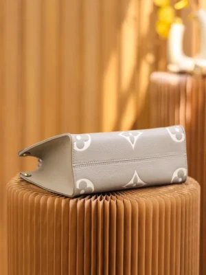 Louis Vuitton Pochette Métis large bag grey white monogram leather handbag