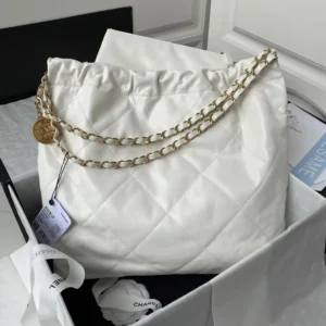 Chanel Shoulder Bag Vintage Medium white quilted leather gold chain strap handbag