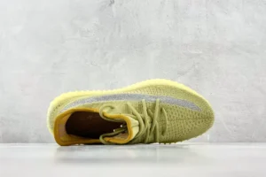 Adidas Yeezy Boost 350 V2 Sulfur reflective stripe knit sneakers