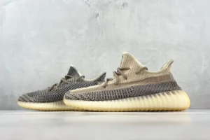 Adidas Yeezy Boost 350 V2 Zyon beige grey Primeknit sneakers with translucent rubber sole