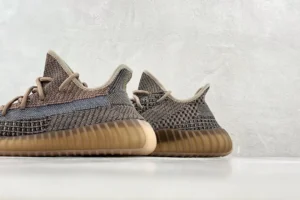 Adidas Yeezy Boost 350 V2 earth brown blue Primeknit sneakers with semi-translucent gum sole