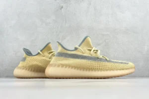 Adidas Yeezy Boost 350 V2 Sand Taupe reflective Primeknit sneakers gum sole