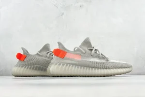 Adidas Yeezy Boost 350 V2 Cloud White Orange stripe Primeknit sneakers