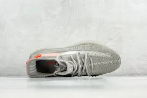 Adidas Yeezy Boost 350 V2 Tail Light grey pink reflective primeknit sneakers