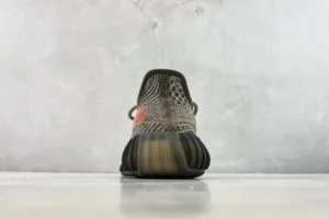 Adidas Yeezy Boost 350 V2 Tail Light reflective knit primeknit sneakers black rubber sole