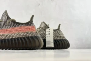 Adidas Yeezy Boost 350 V2 Zebra semi frozen yellow black primeknit sneakers