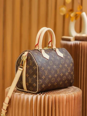 Louis Vuitton Speedy 25 M41109 brown monogram canvas handbag with beige leather handles and gold hardware
