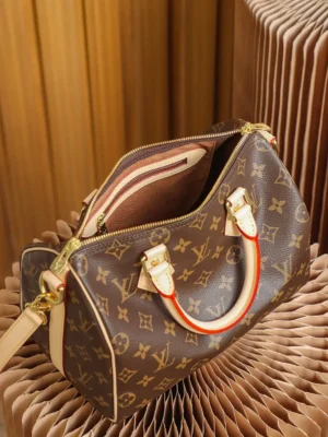 Louis Vuitton Speedy 30 M42774 brown monogram canvas handbag with natural leather handles and gold hardware