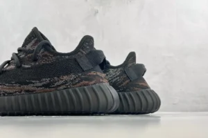 Adidas Yeezy Boost 350 V2 Black Red Primeknit sneakers with black rubber sole