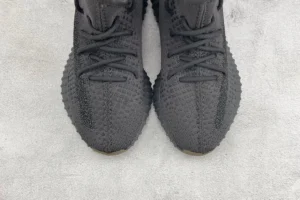 Adidas Yeezy Boost 350 V2 Carbon black grey Primeknit sneakers with ribbed sole