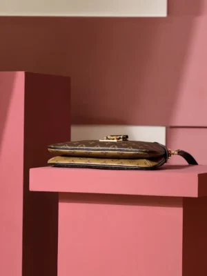 Louis Vuitton Pochette Métis M44876 monogram canvas medium crossbody bag brown leather trim gold hardware