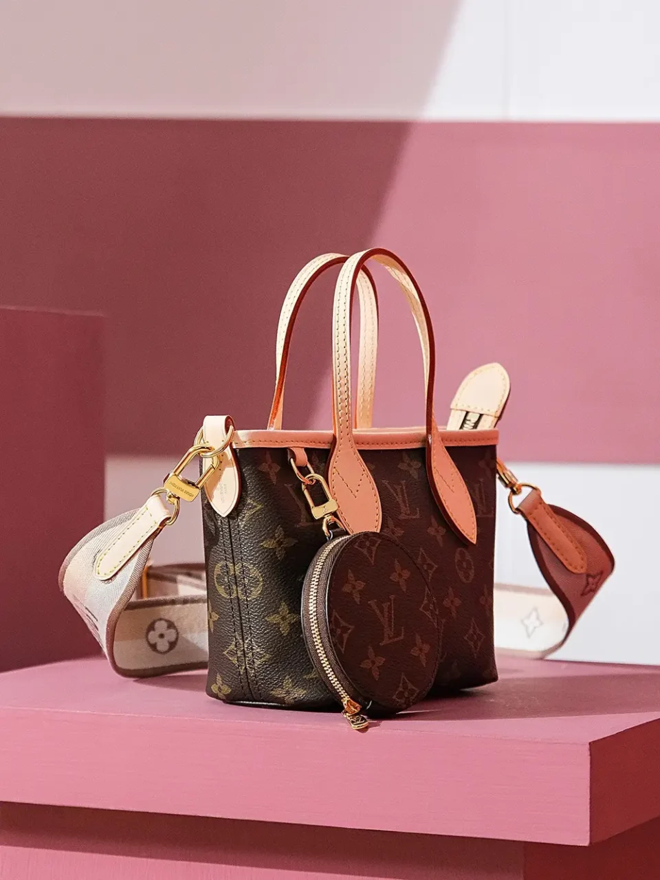 Louis Vuitton Petit Sac Plat PM M81153 monogram canvas handbag with pink leather handles and detachable strap
