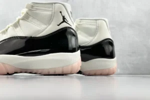 Nike Jordan 11 Retro Concord Style 378037-100 white black gloss patent leather sneakers