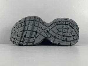 Nike Air Zoom Pegasus 38 CU3556-001 black rubber outsole durable traction pattern sneakers