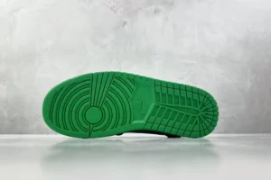 Nike Jordan 1 Retro High OG Style CZ4776-001 black-green leather sneaker green rubber outsole