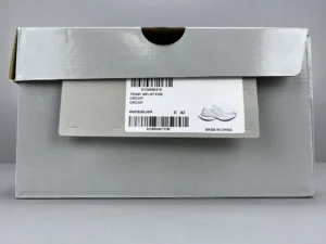 New Balance Circuit WFLGY9100 white/silver running sneakers made with breathable mesh and synthetic materials