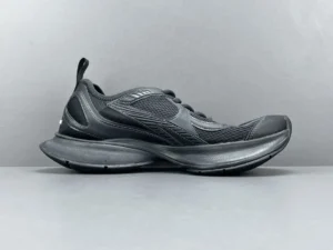 13th generation Balenciaga CIRCUIT print sneakers in black, showcasing a low-cut design, breathable mesh upper, and shock-absorbing sole, ideal for outdoor activities and stylish casual wear.