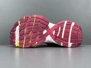 Nike Jordan 1 Retro High OG DZ5485-612 varsity red black sail muslin cow leather sneaker outsole view