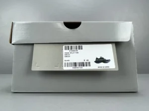 Nike Circuit WFGLY 1000 black sneakers size 42 made in China with lace-up closure and rubber sole