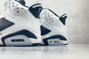 Nike Jordan 6 Retro 384664-104 White Navy leather sneakers with air-cushioned sole and perforated details