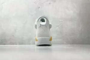 Nike Jordan 6 Retro White UNC Style CT8529-100 white leather and synthetic sneakers with gold accents