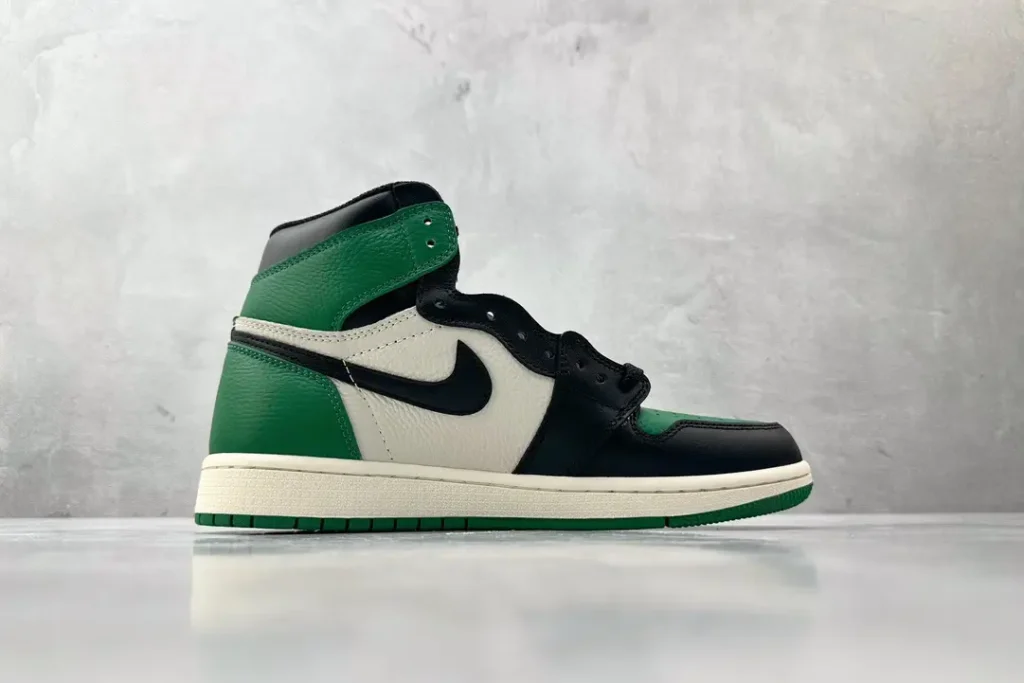 Nike Jordan 1 Retro High OG 555088-113 black green sail cow leather sneaker