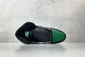 Nike Jordan 1 Retro High OG 555088-031 Pine Green Black Sail Muslin cow leather sneakers top view