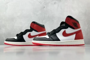 Nike Jordan 1 Retro High OG Chicago 555088-101 Varsity Red/Black-White leather sneakers