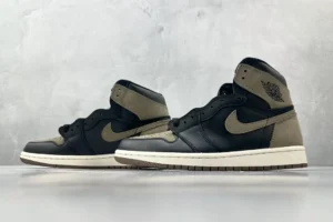 Nike Jordan 1 Retro High OG 555088-031 black/military brown leather sneakers with white midsole