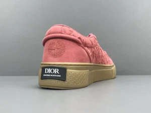 Dior B23 low-top sneaker pink suede upper gum rubber sole with embossed logo on heel