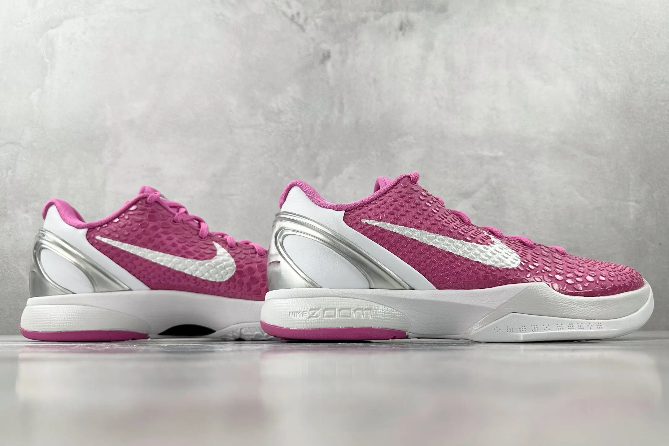 Nike Zoom Vapor Cage 4 pink white mesh leather tennis sneakers with Zoom Air cushioning