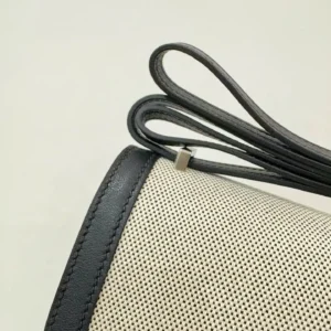 Hermès Evelyne 17 small beige textured canvas bag black leather trim strap