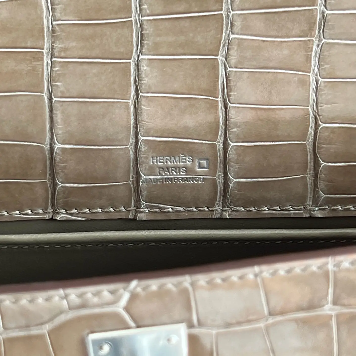 Hermès Birkin 30 bag beige alligator leather silver hardware luxury handbag