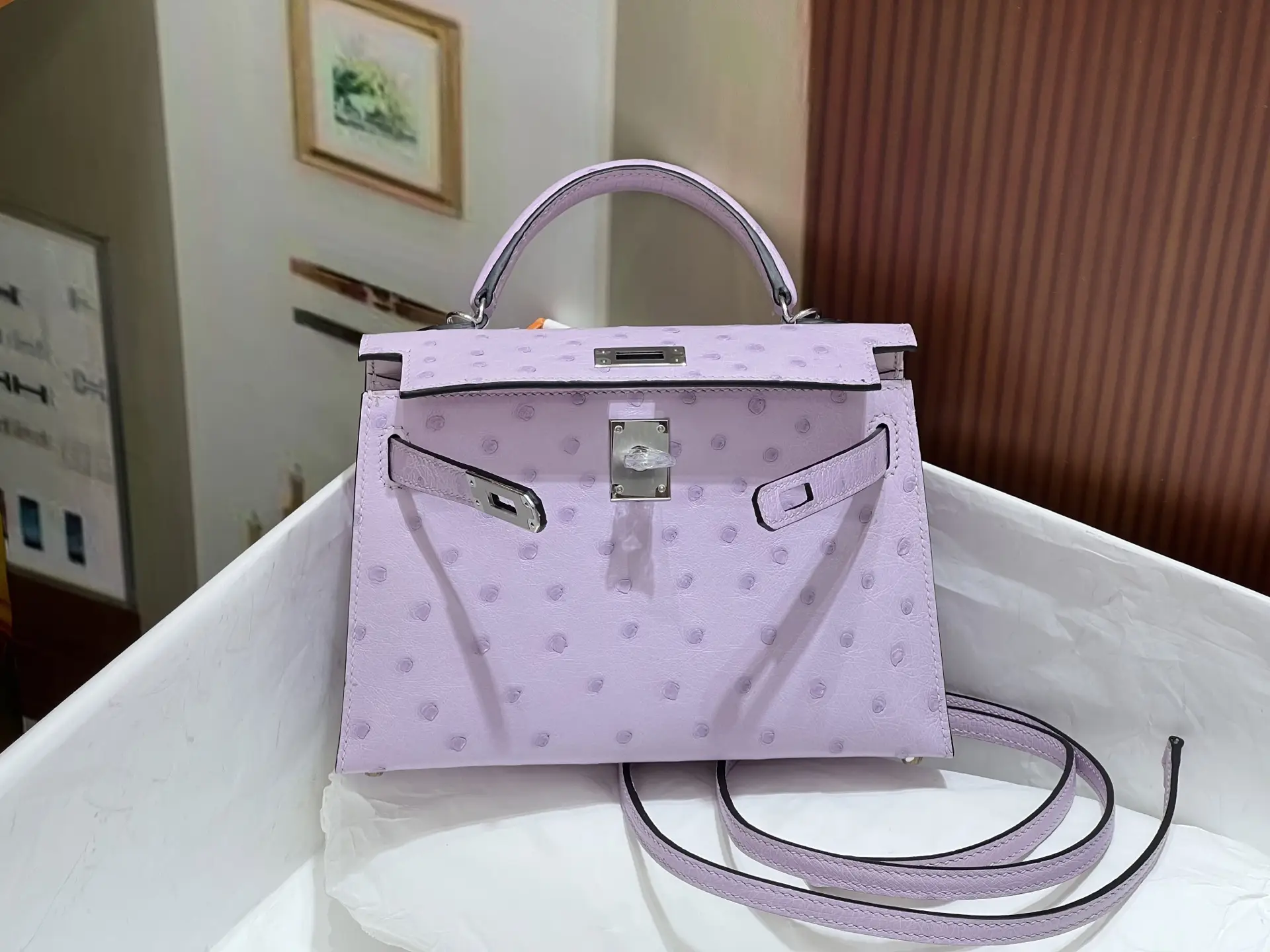 Hermes Kelly 25 ostrich leather handbag lilac silver hardware with top handle and shoulder strap